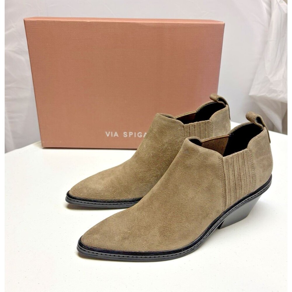 Via Spiga Farly Water Resistan Suede Booties Clay Color Women's Size 7.5 M NIB